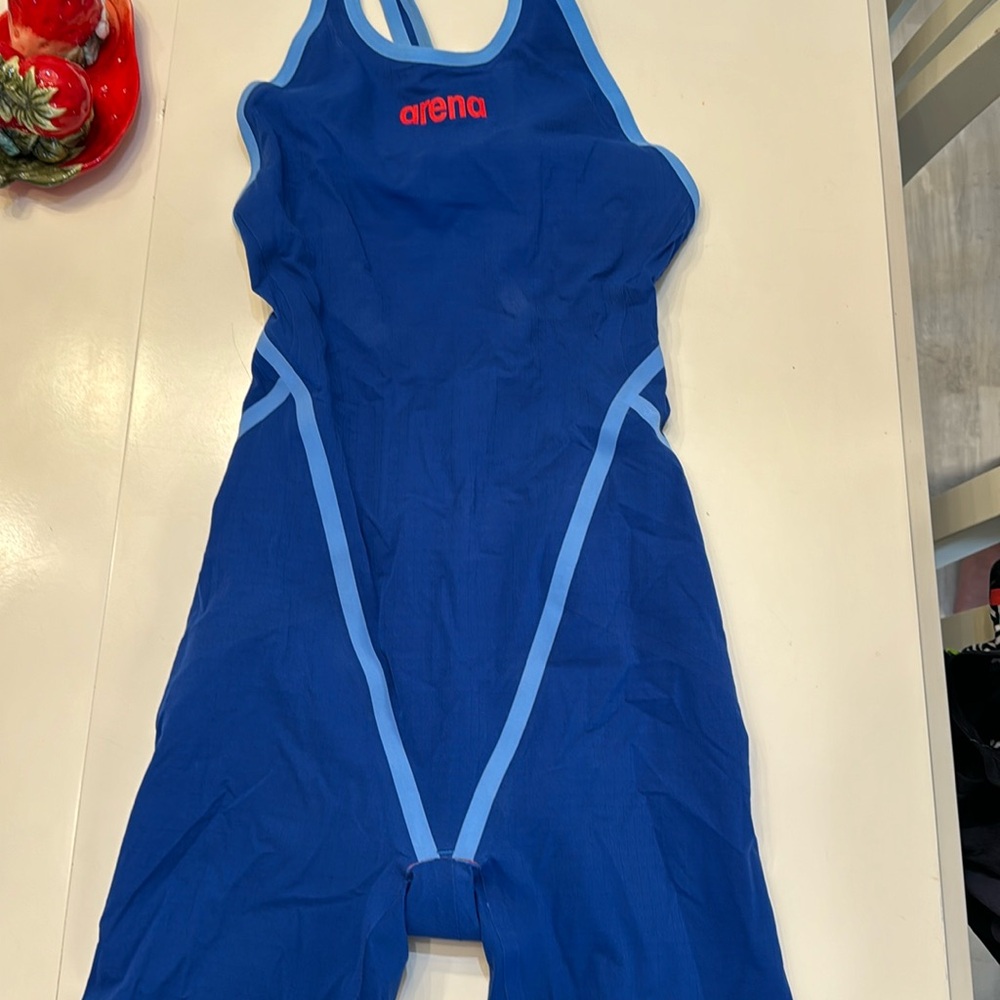 Arena tech suit size 26